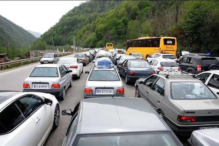 آخرین وضعیت جوی و ترافیکی محورهای شمالی کشور: ترافیک سنگین در محور چالوس و هراز