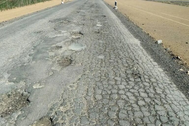 بهسازی جاده دسترسی بندر اروندکنار در دستور کار قرار گرفت