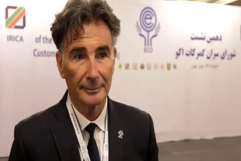 تسهیل ترانزیت در ایران: کامیون‌های ایرانی می‌توانند بدون توقف در مرزها تردد کنند