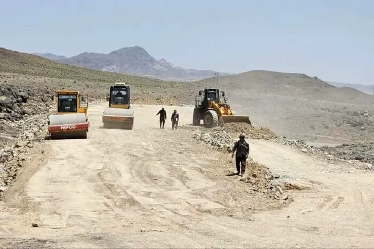 ساخت ۲۴۷ کیلومتر مسیر ترانزیتی درسیستان و بلوچستان در جریان است
