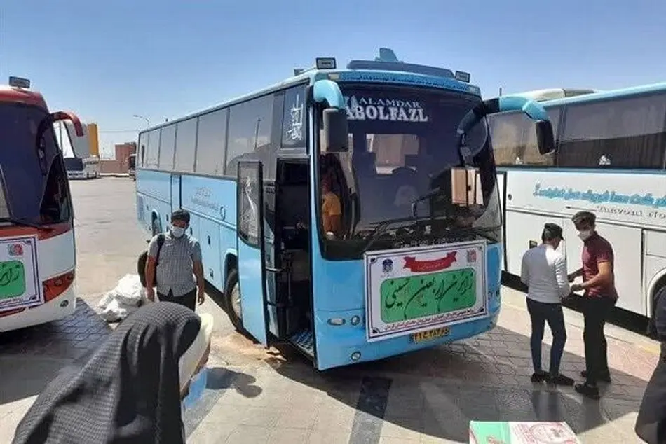 ورود ۱۴۰ اتوبوس عراقی برای خدمت‌ رسانی به زائران اربعین از تهران به نجف و کربلا