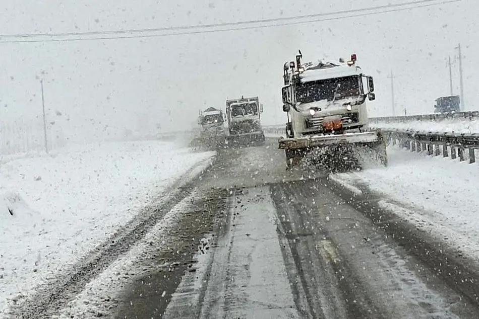 بارش برف و باران در محورهای چهارمحال و بختیاری بارش برف و باران در محورهای چهارمحال و بختیاری