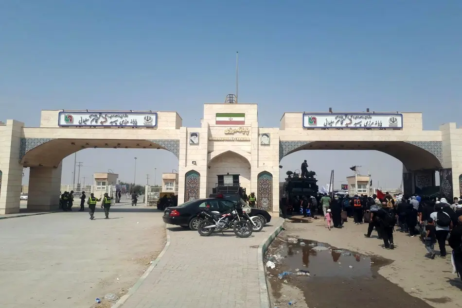 تردد بیش از ۲۲ هزار نفر زائر از مرز مهران در نیمه شعبان تردد بیش از ۲۲ هزار نفر زائر از مرز مهران در نیمه شعبان