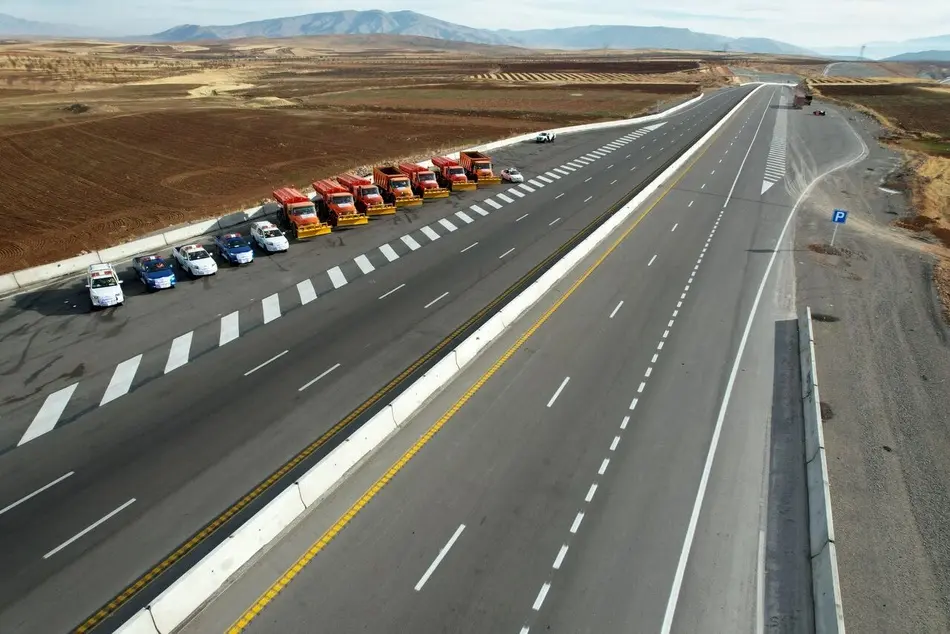 ساخت ۳۴۰۰ کیلومتر آزادراه در دستور کار است ساخت ۳۴۰۰ کیلومتر آزادراه در دستور کار است