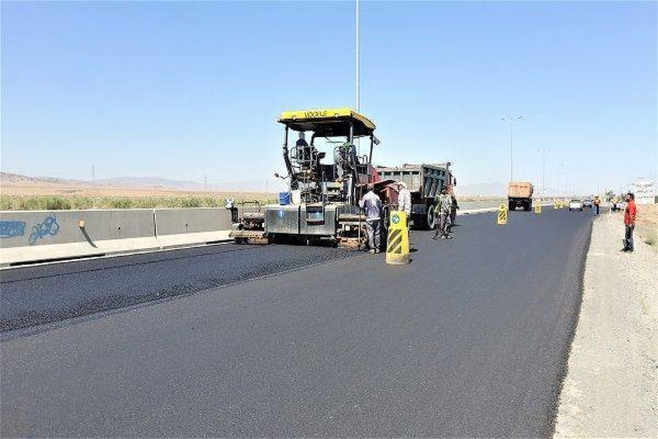 آغاز عملیات آسفالت ۲۶ کیلومتر بزرگراه در شمال سیستان وبلوچستان